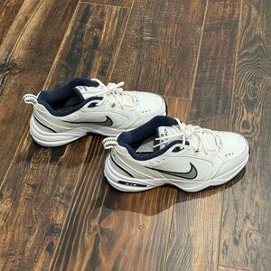 Nike Air Monarch IV (Men’s 8)